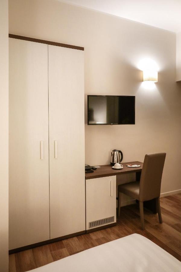 Elegant Rooms Roma - Guest House Ngoại thất bức ảnh